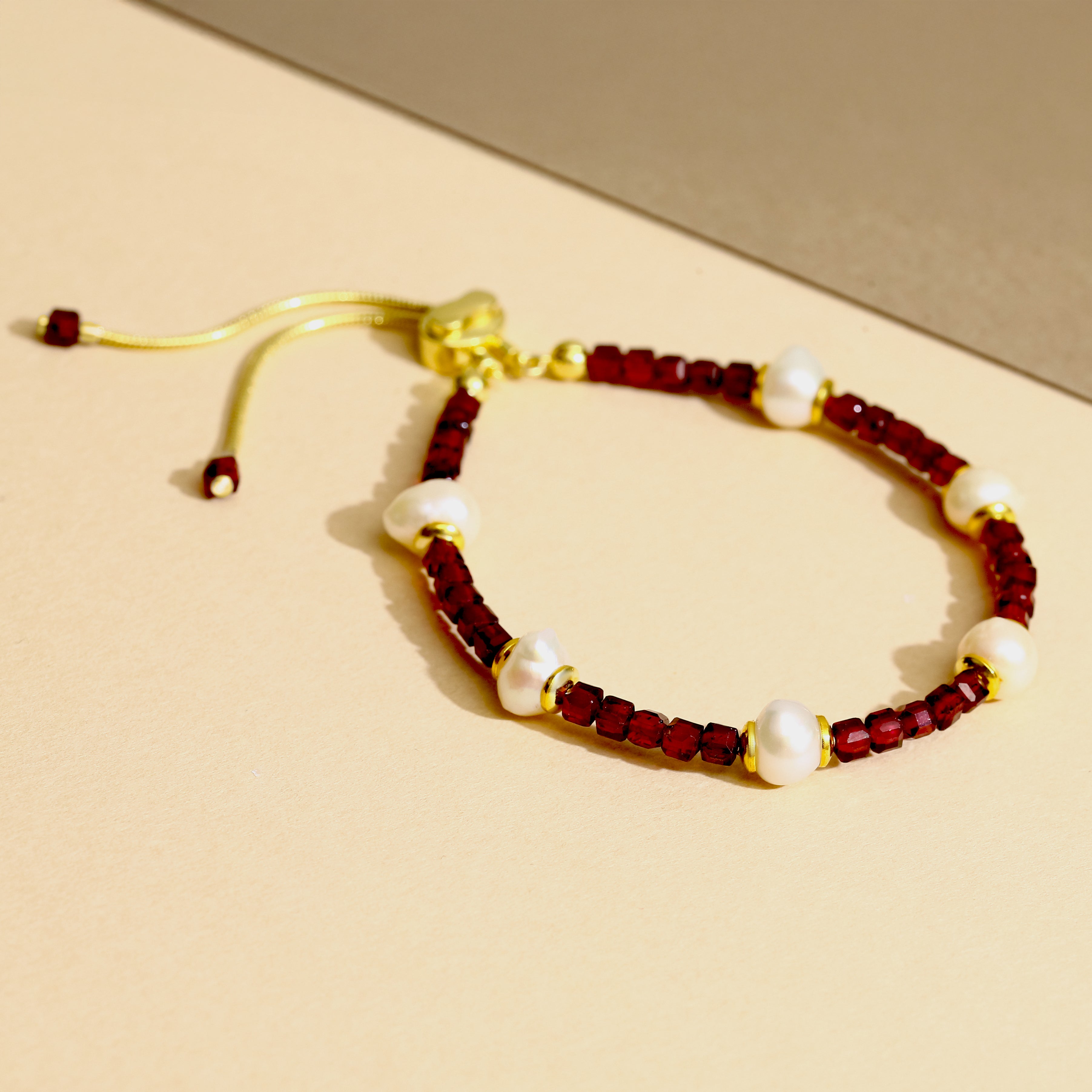 18K Gold Vermeil Garnet & İnci Bileklik - 925 Ayar Gümüş El İşçiliği