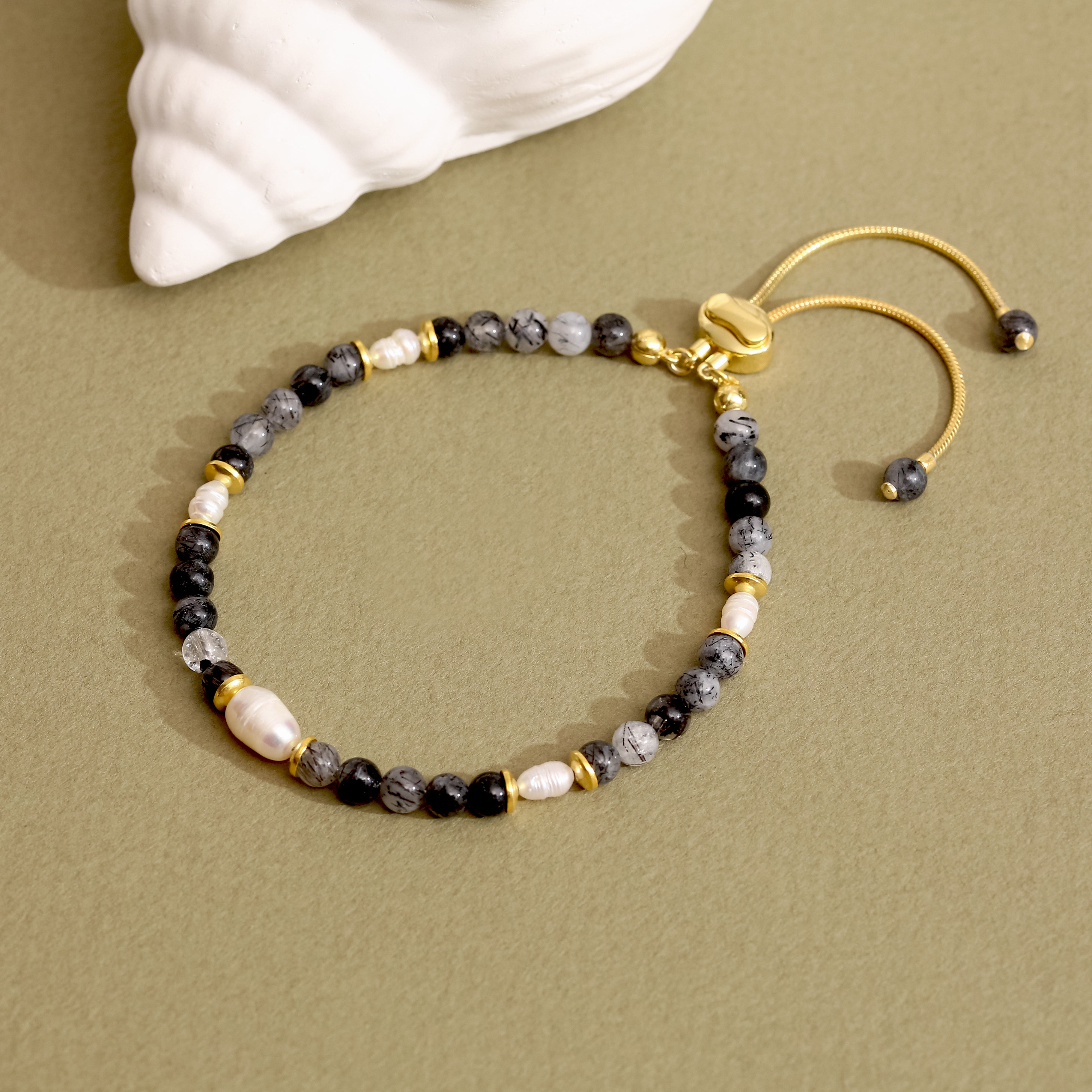 Turmalinli Kuvars ve İnci Detaylı Gümüş Bileklik - 18K Gold Vermeil Klipsli Tasarım