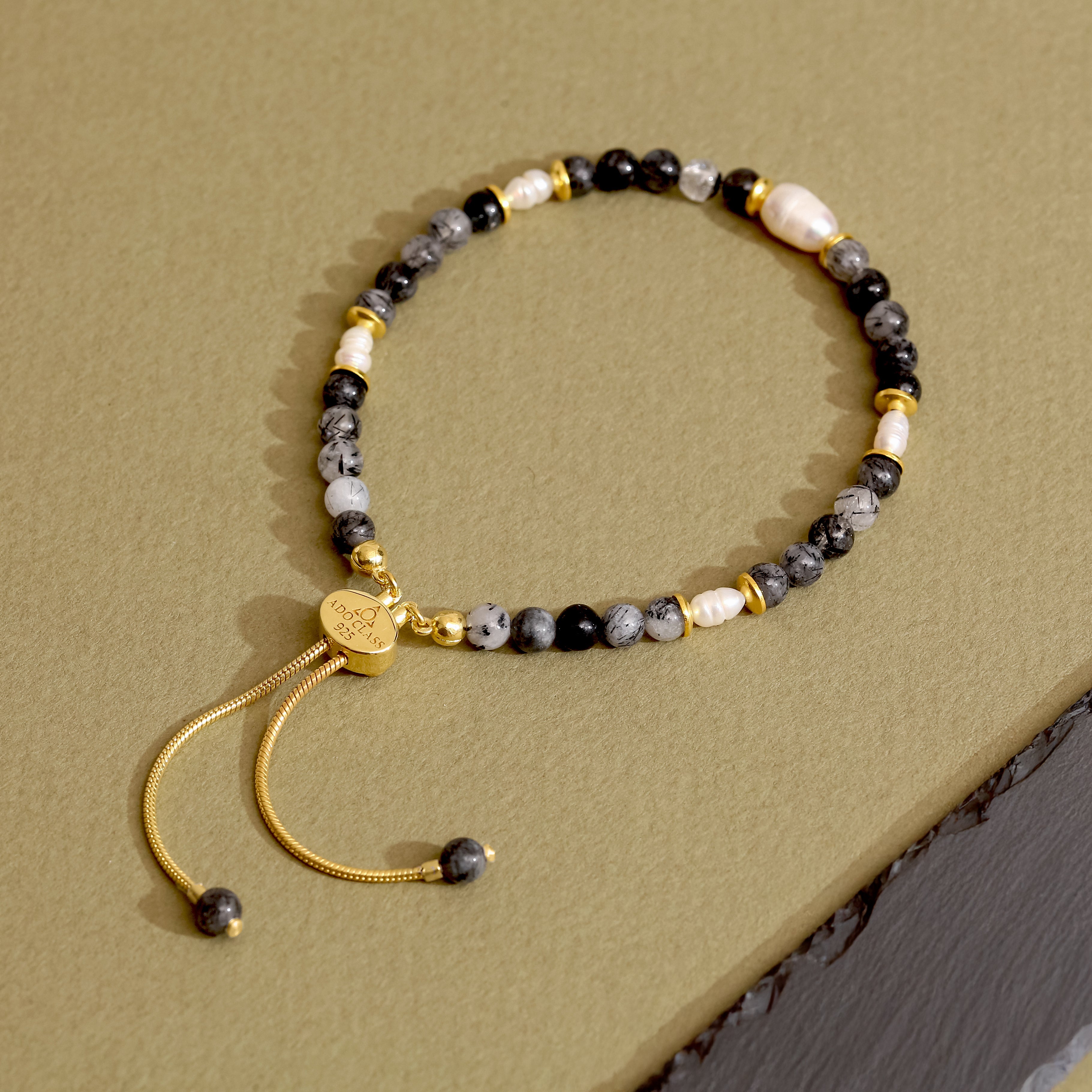 Turmalinli Kuvars ve İnci Detaylı Gümüş Bileklik - 18K Gold Vermeil Klipsli Tasarım
