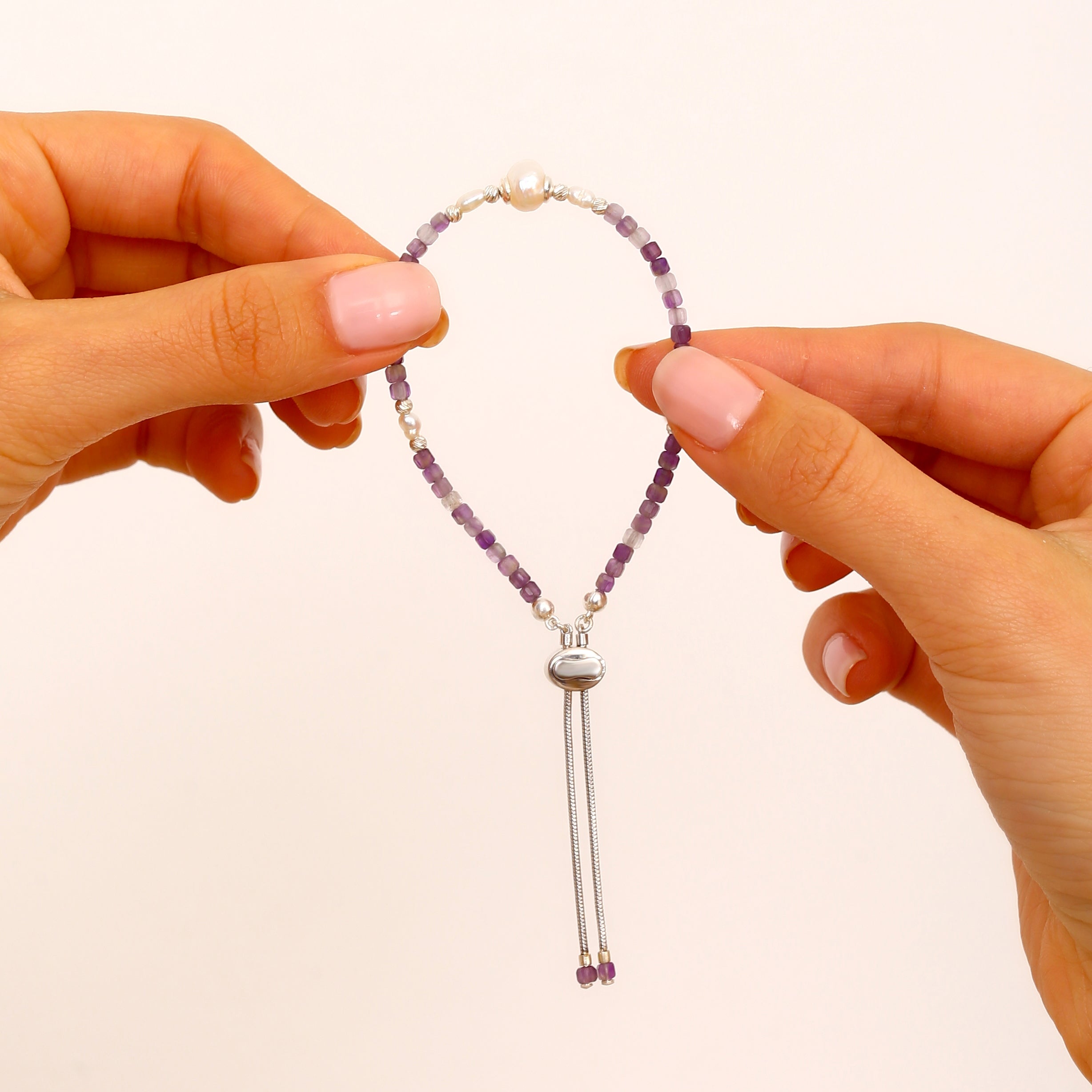 925 Ayar Gümüş Ametist ve İnci Bileklik - Rodyum Kaplama, Ayarlanabilir Sürgülü