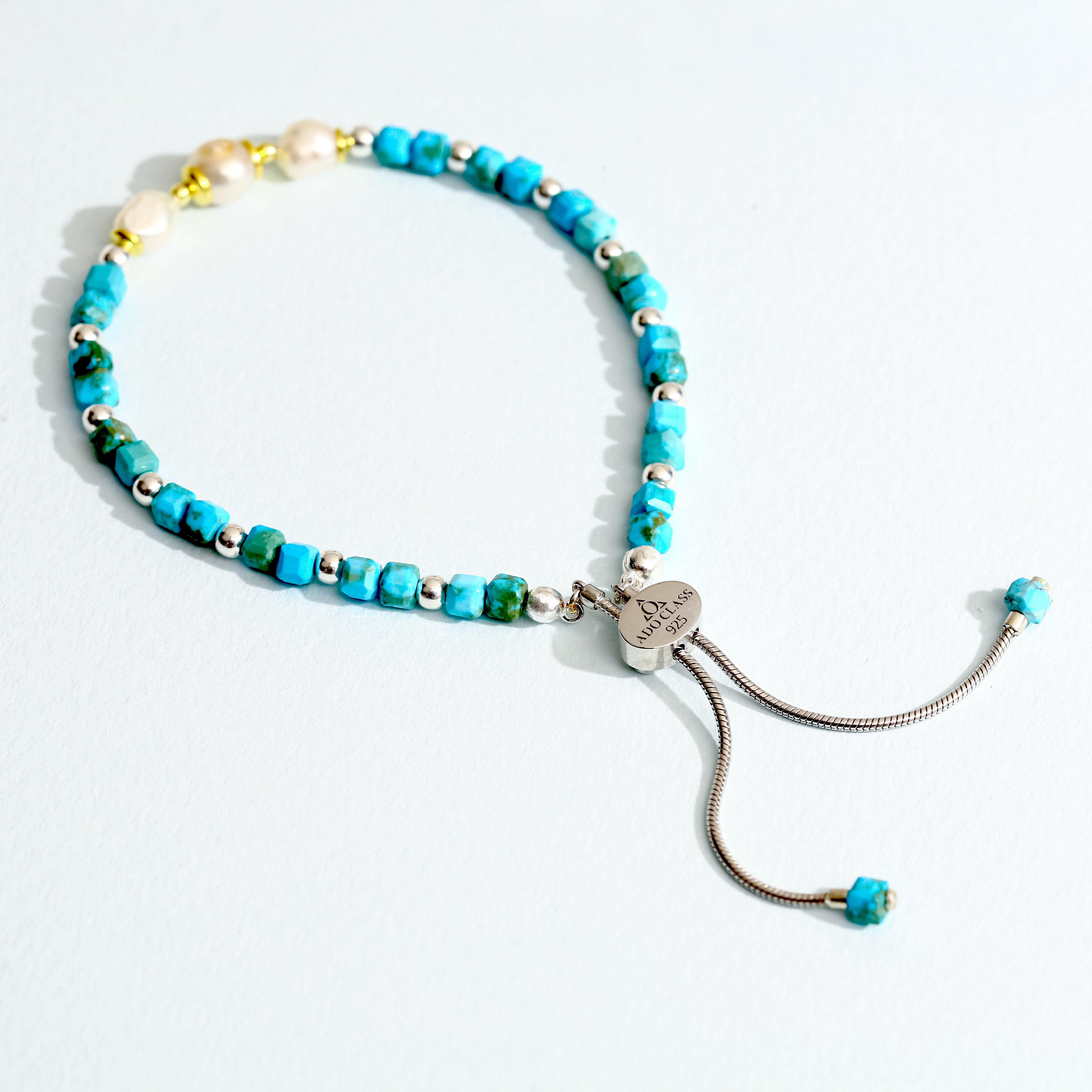 Mavi Havlit ve İnci Detaylı Ayarlanabilir Gümüş Bileklik - 18K Gold Vermeil