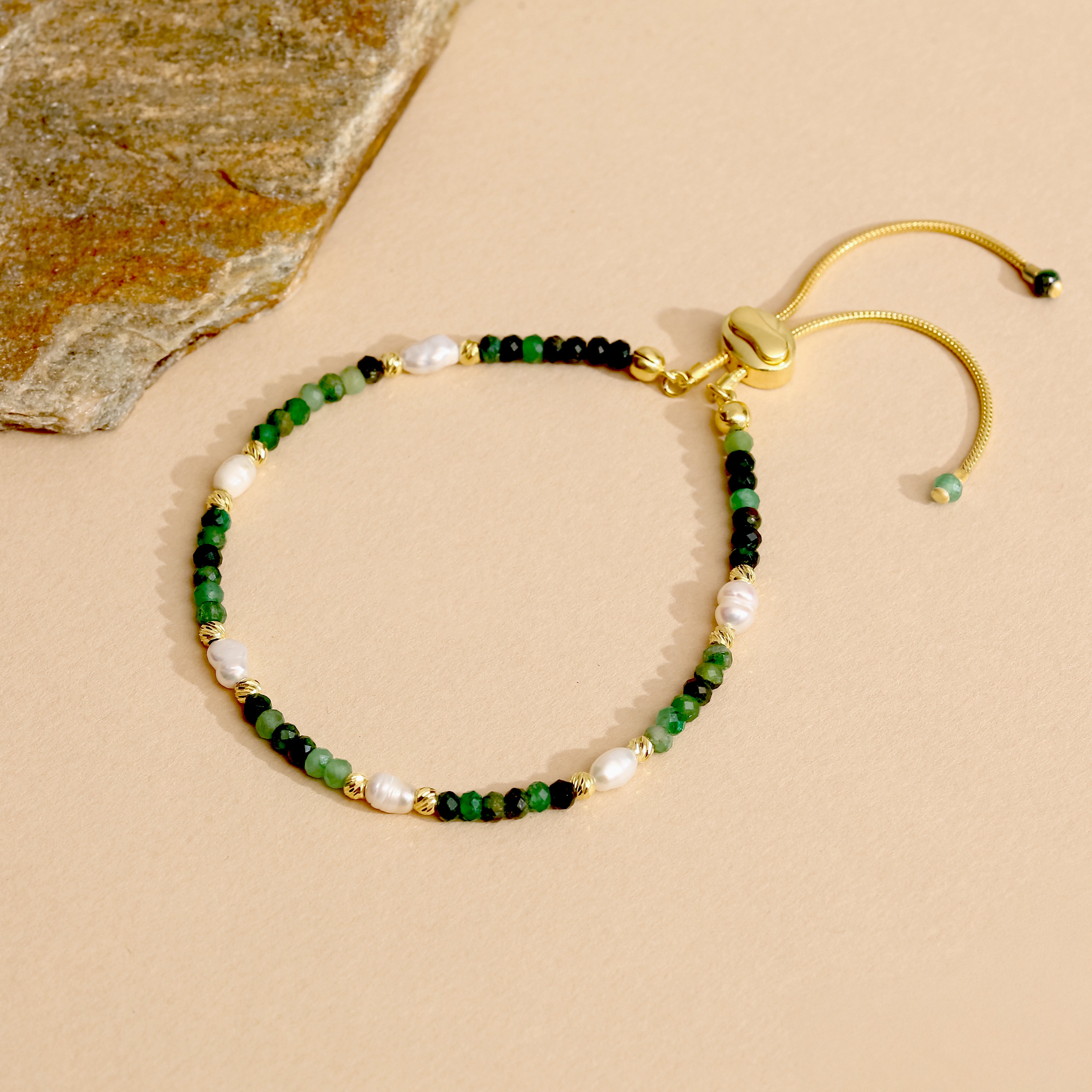 El Yapımı Yeşil Akik ve İnci Detaylı 18K Gold Vermeil Gümüş Bileklik