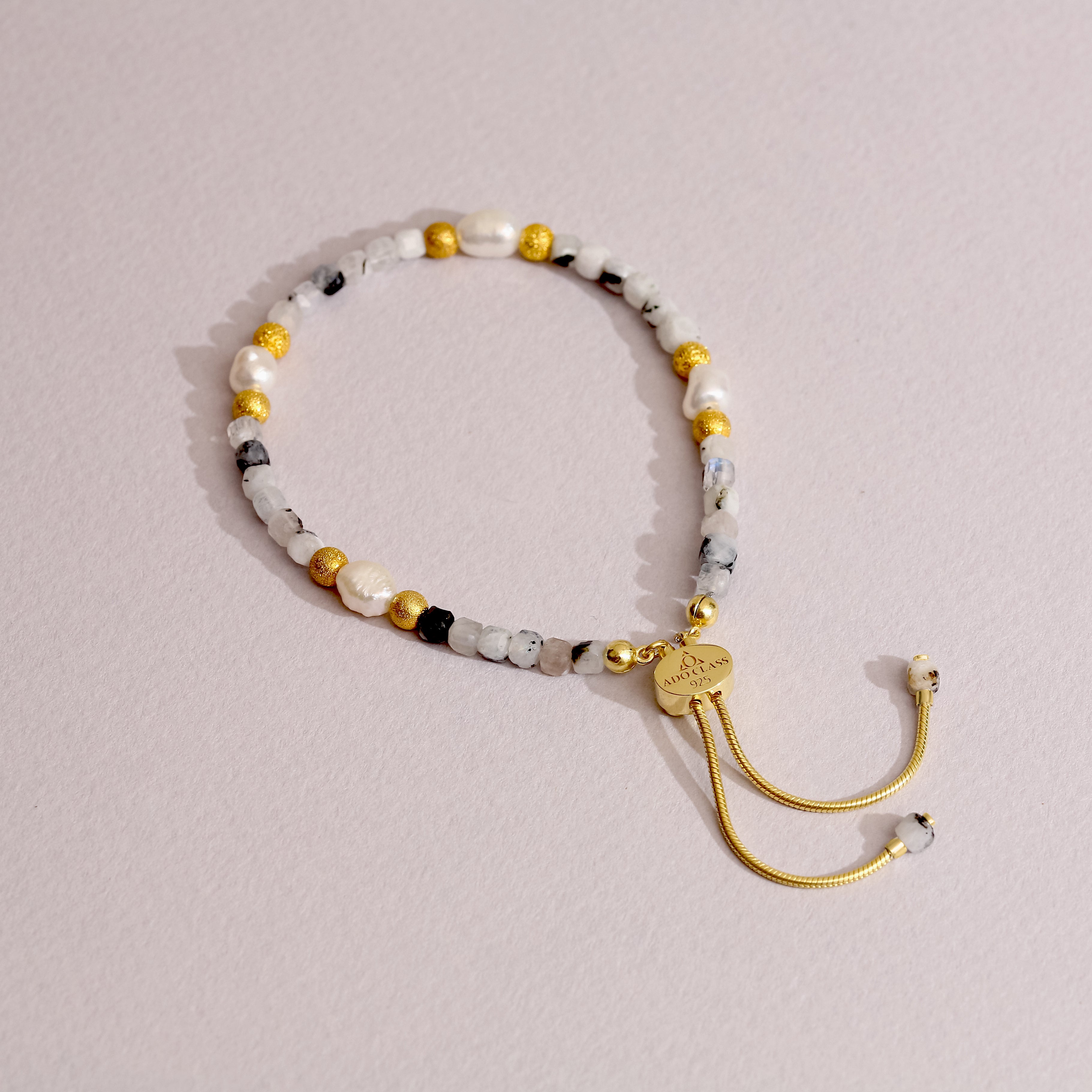 Ayarlanabilir Havlit ve İnci Bileklik - 18 Ayar Altın Kaplama 925 Ayar Gümüş, Çelik Tel