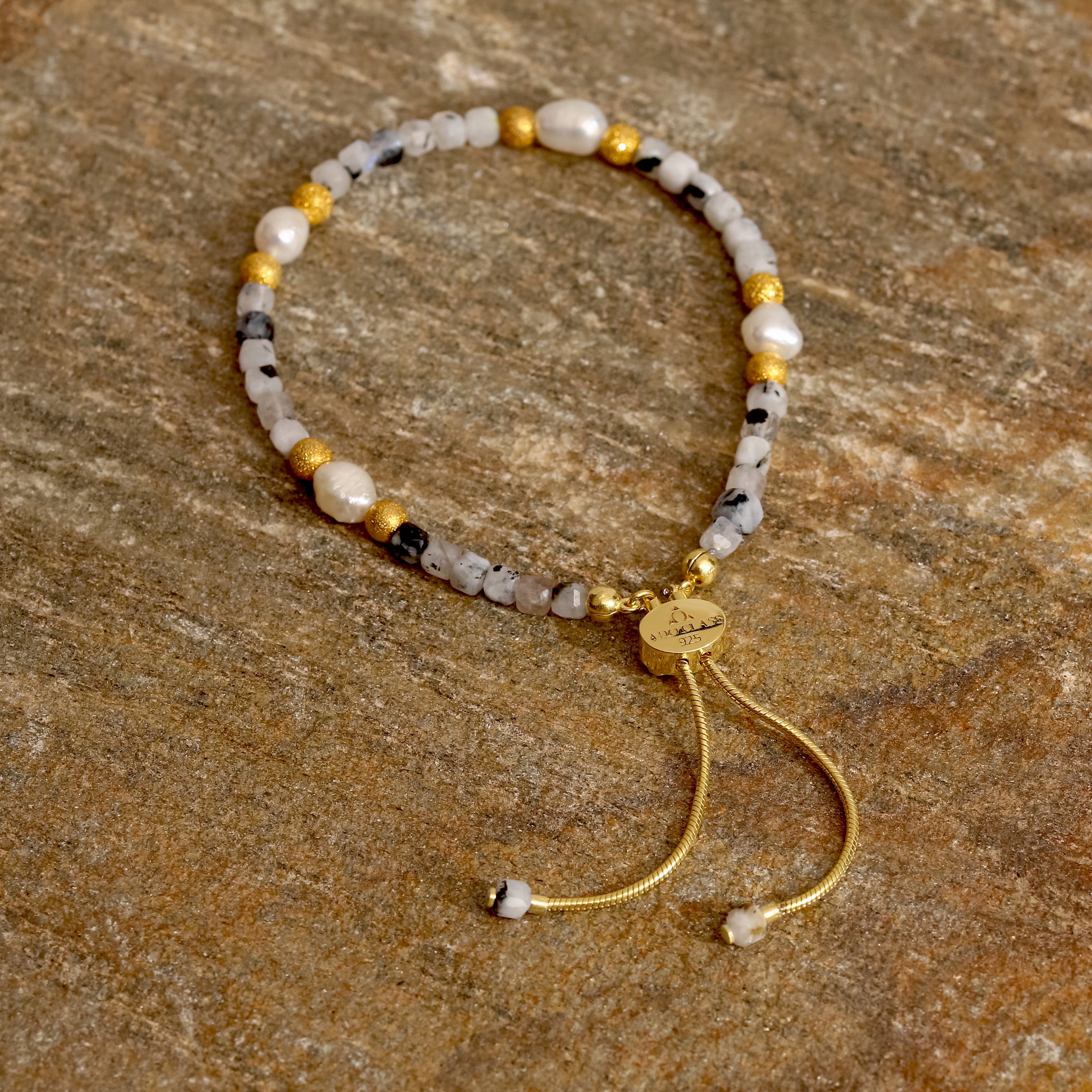 Ayarlanabilir Havlit ve İnci Bileklik - 18 Ayar Altın Kaplama 925 Ayar Gümüş, Çelik Tel