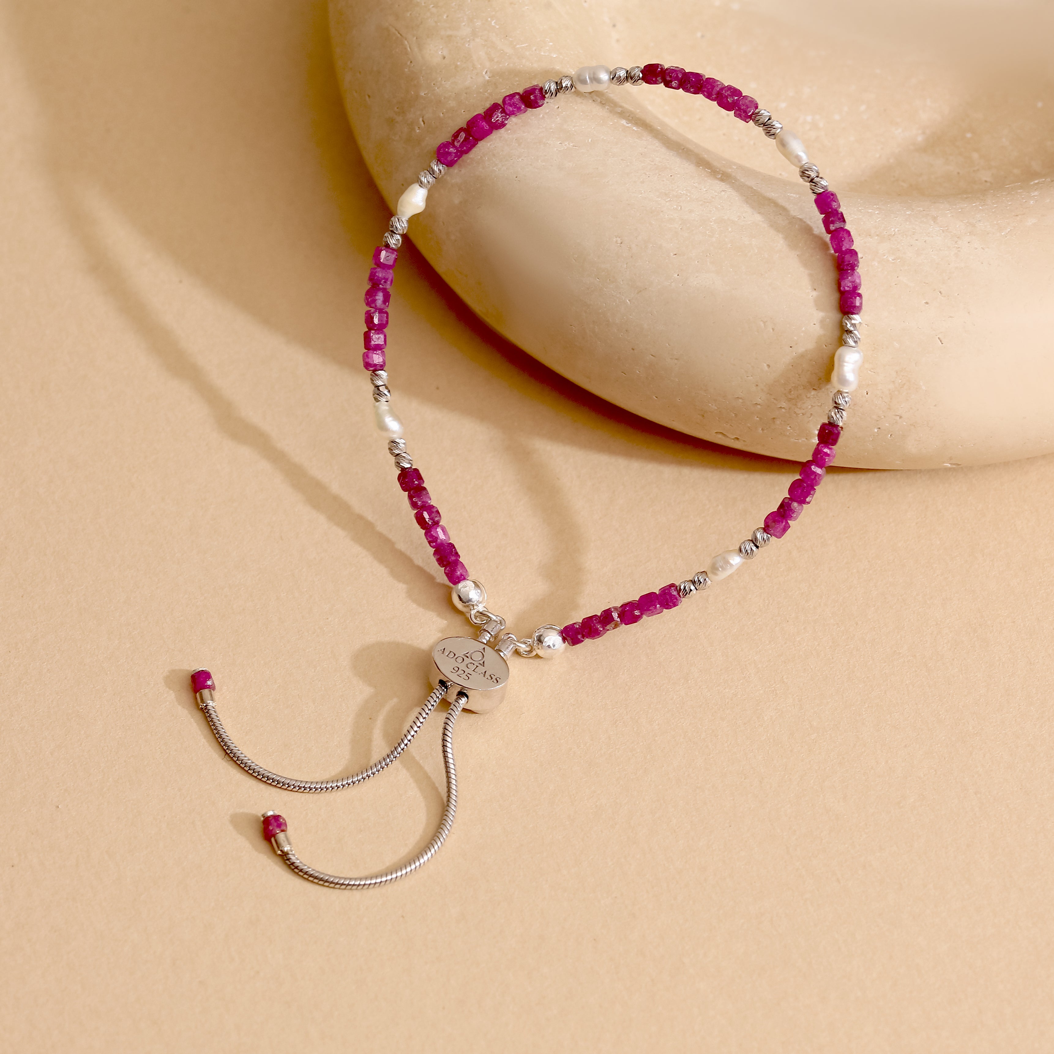 925 Ayar Gümüş Yakut ve İnci Bileklik - Rodyum Kaplama, Ayarlanabilir Sürgülü Tasarım