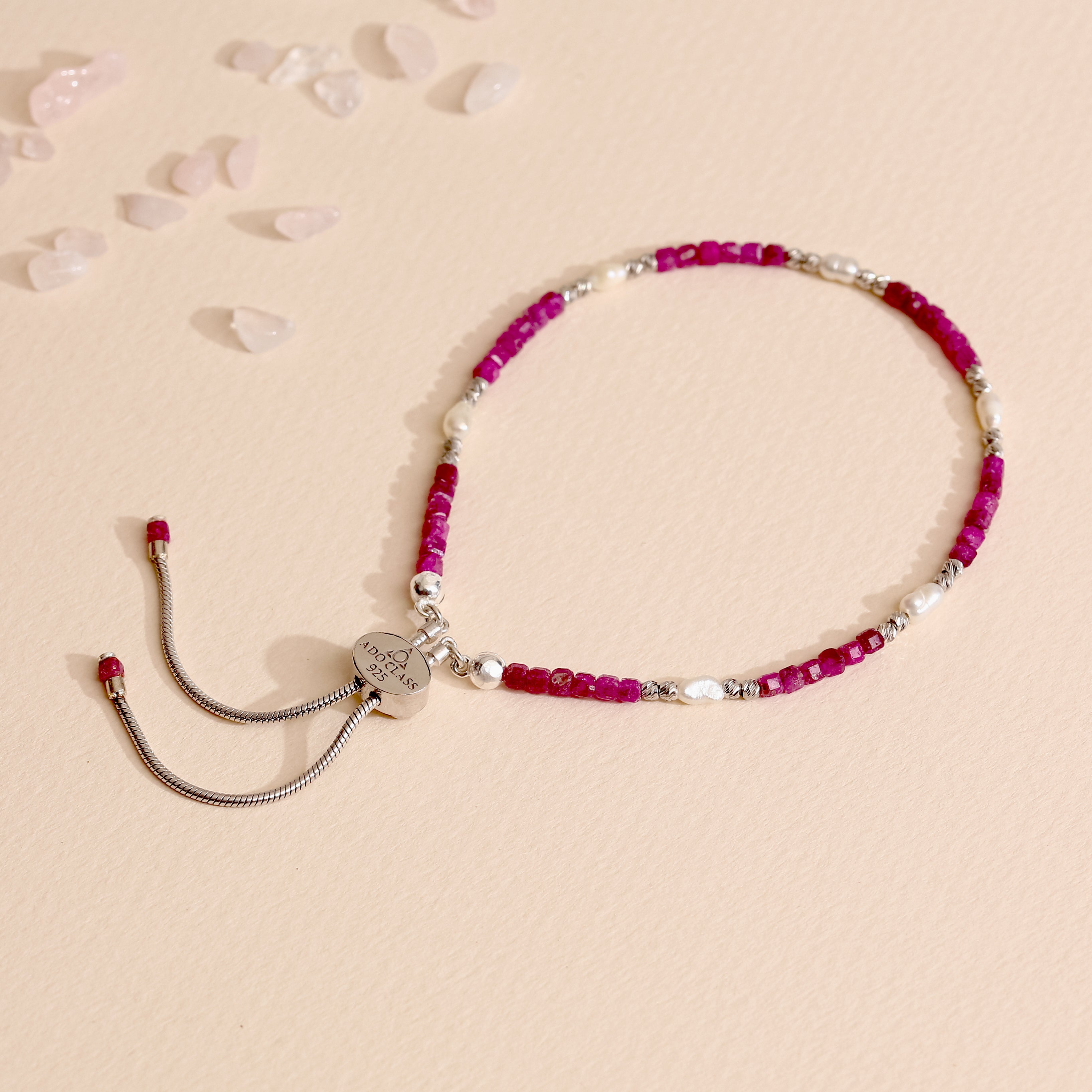 925 Ayar Gümüş Yakut ve İnci Bileklik - Rodyum Kaplama, Ayarlanabilir Sürgülü Tasarım