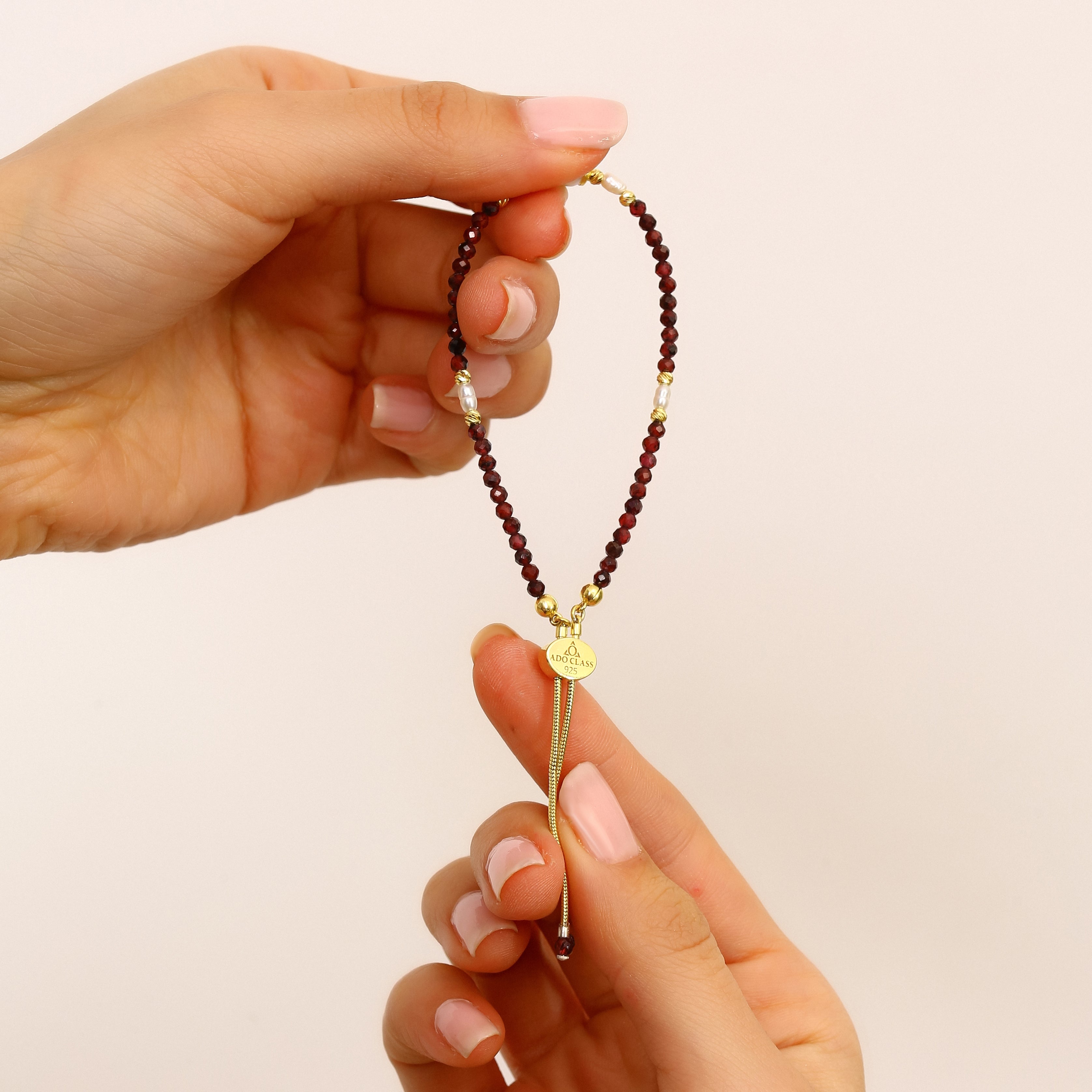 El Yapımı Garnet ve İnci Bileklik - 18 Ayar Altın Kaplama 925 Ayar Gümüş