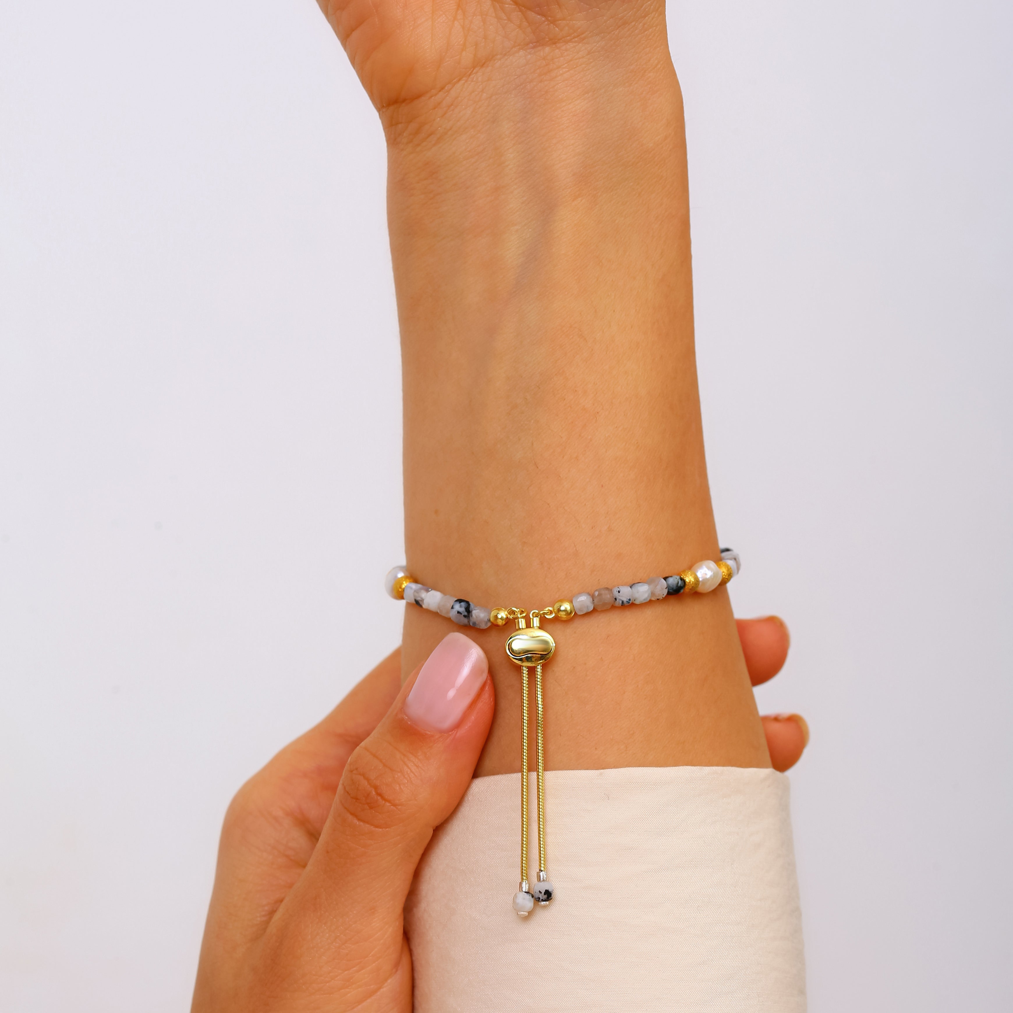 Ayarlanabilir Havlit ve İnci Bileklik - 18 Ayar Altın Kaplama 925 Ayar Gümüş, Çelik Tel