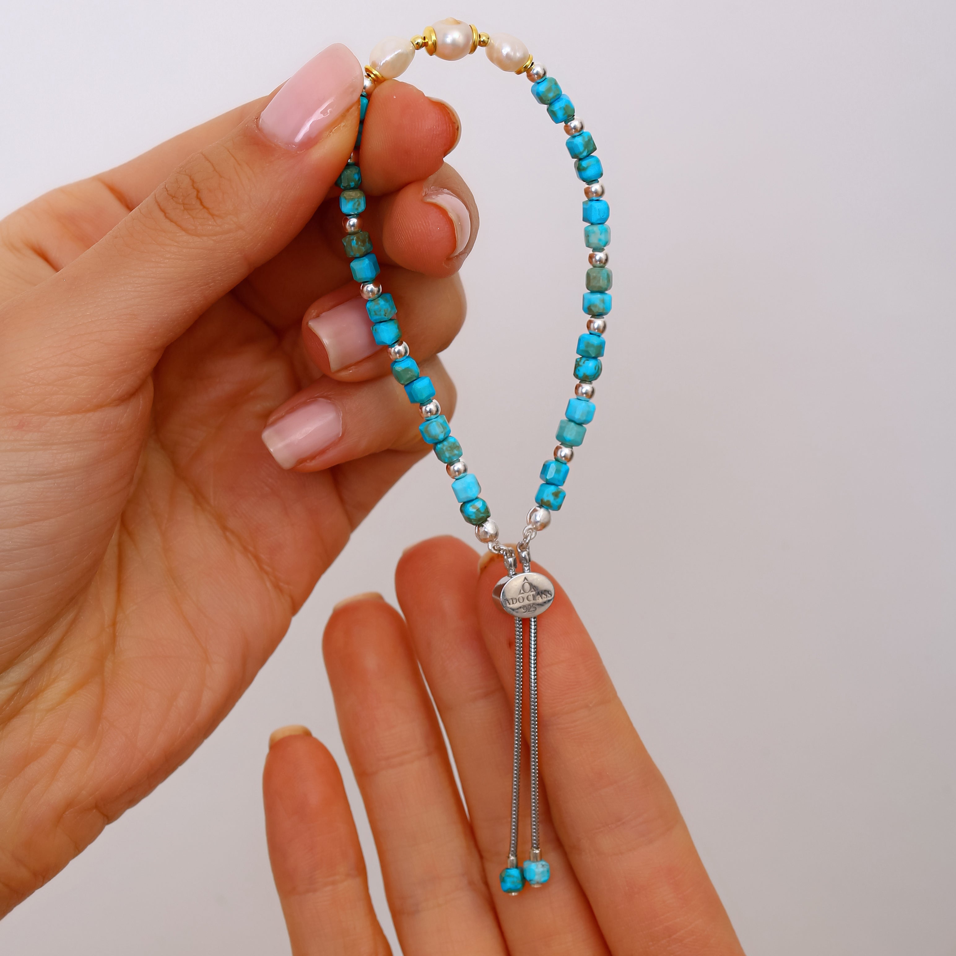 Mavi Havlit ve İnci Detaylı Ayarlanabilir Gümüş Bileklik - 18K Gold Vermeil