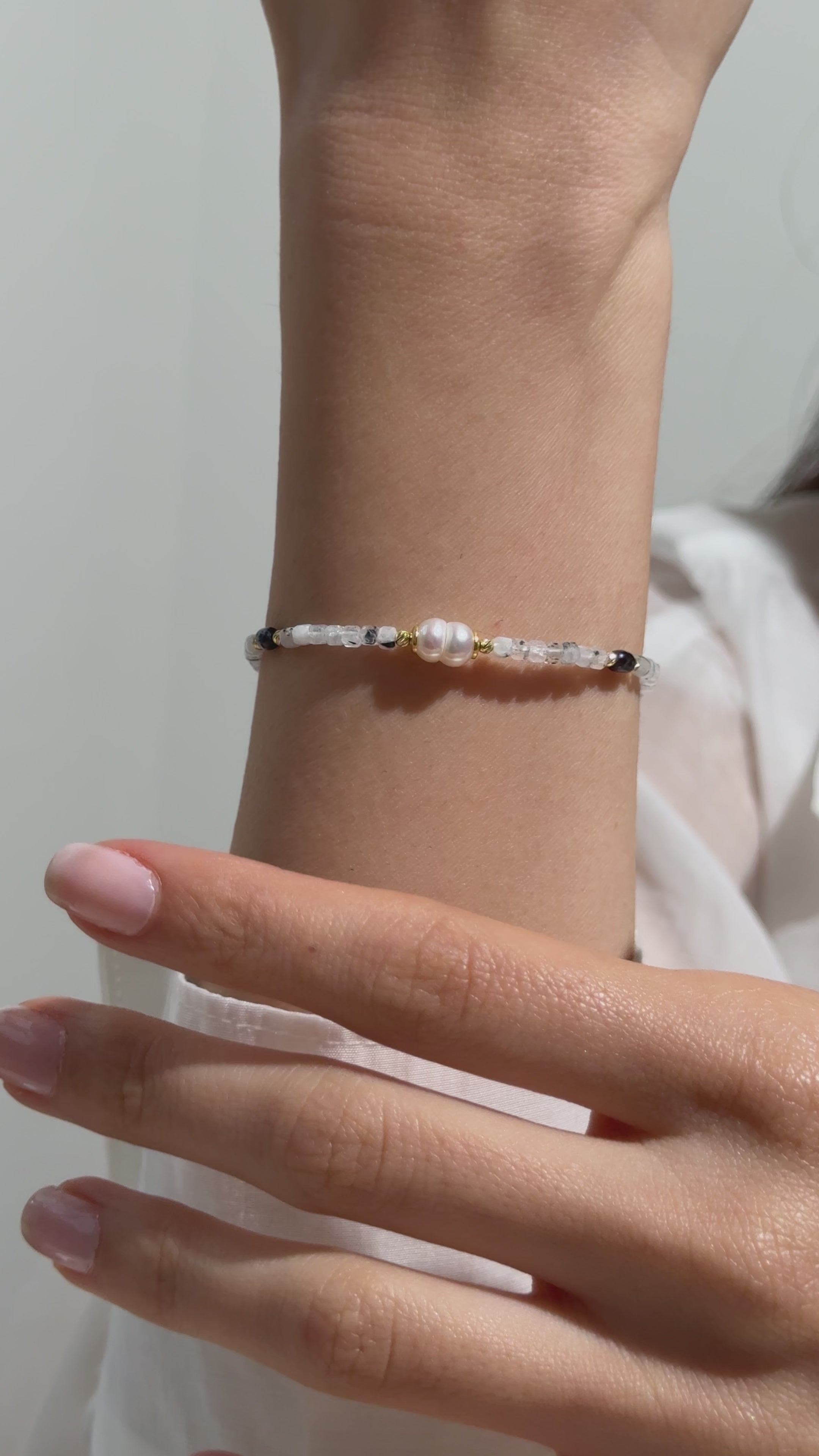 925 Ayar Gümüş 18 Ayar Altın Kaplama Turmalinli Kuvars ve İnci Bileklik