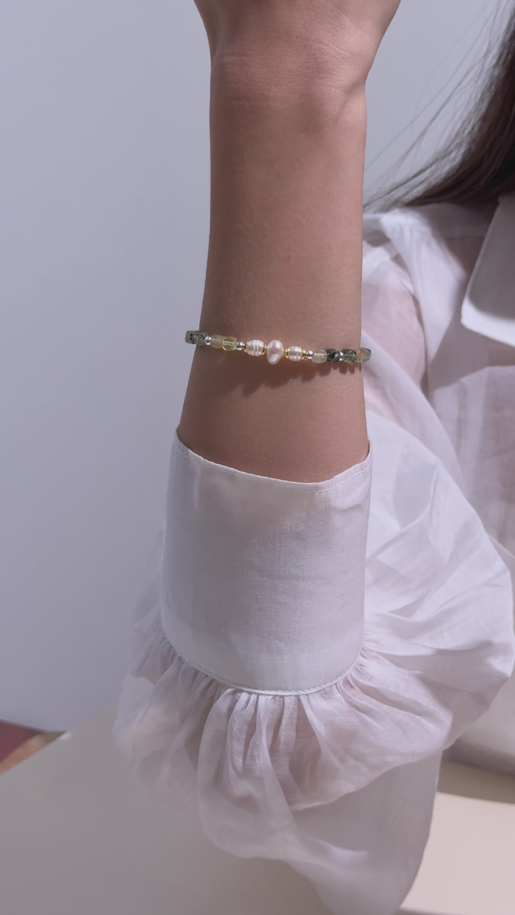 Ayarlanabilir Prehnit ve İnci Bileklik - 18 Ayar Altın Kaplama 925 Ayar Gümüş